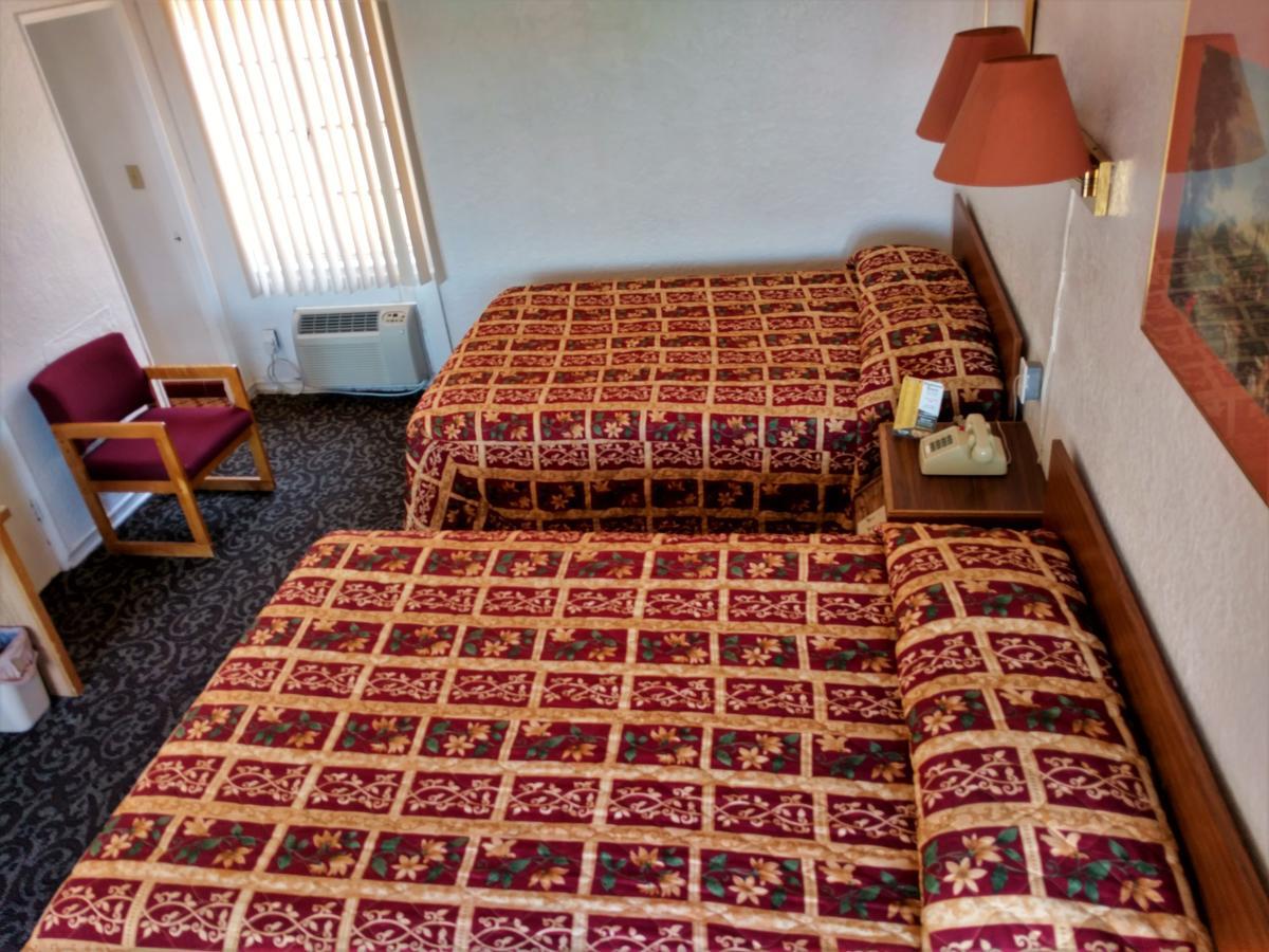 Highland Tower Motel Тусон Экстерьер фото