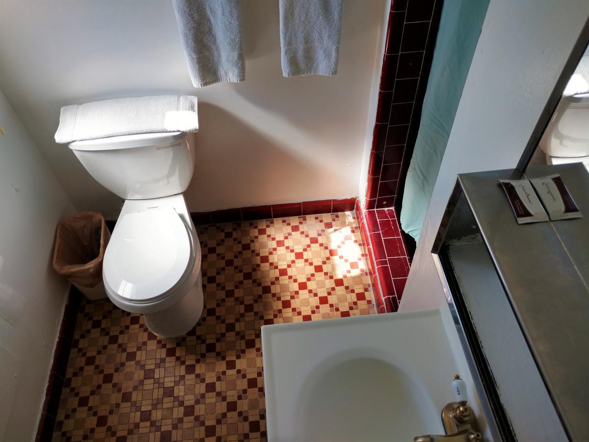 Highland Tower Motel Тусон Экстерьер фото